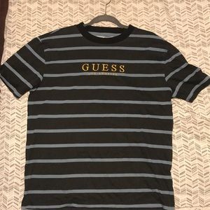 Guess Logo Shortsleeve Shirt   SMALL (Oversized)